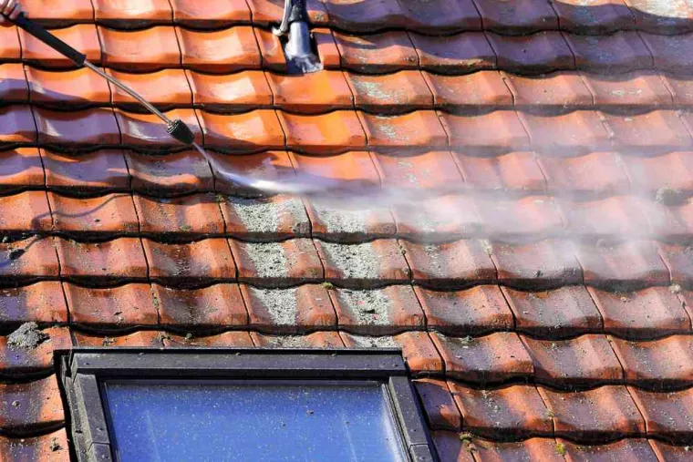 Couvreur pour nettoyage de toiture suite à une tempête de vent, Arras, Doinet Couvertures