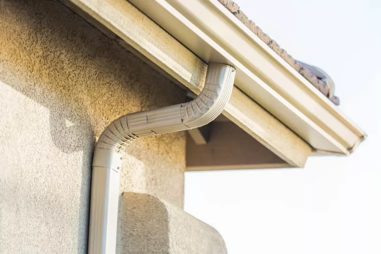 Faire installer des chéneaux sur un batiment du domaine tertiaire, Arras, Doinet Couvertures